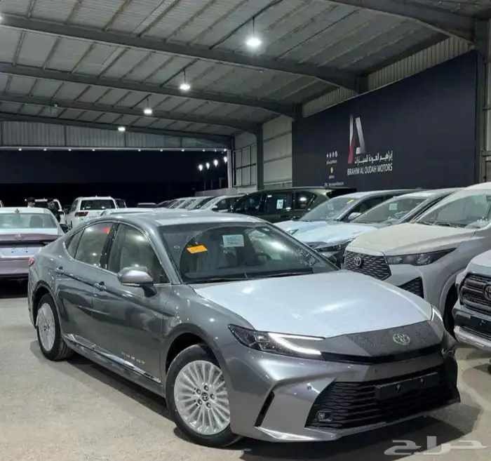 تويوتا كامري LE موديل 2025 0