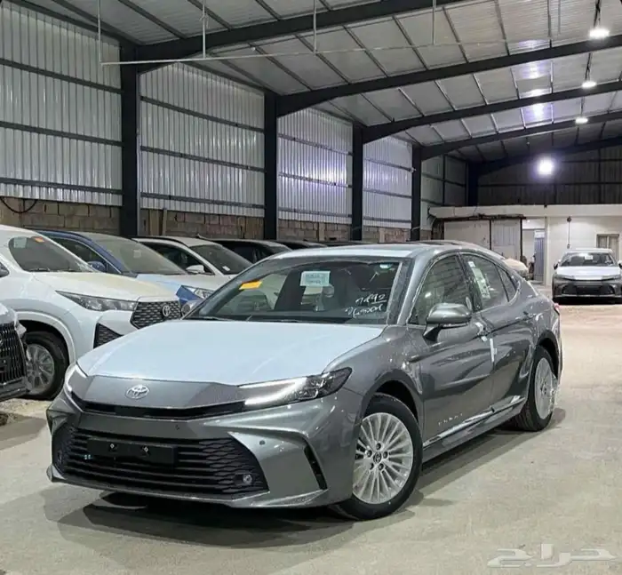 تويوتا كامري LE موديل 2025 1