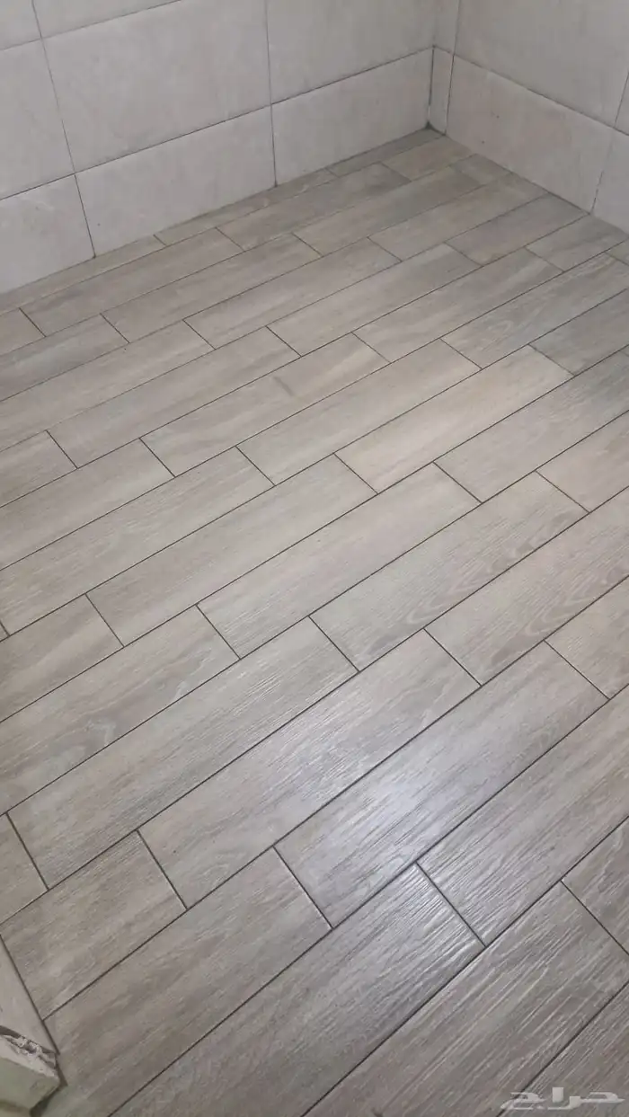 مبلط يمني لجميع انواع السيراميك ورخام 1