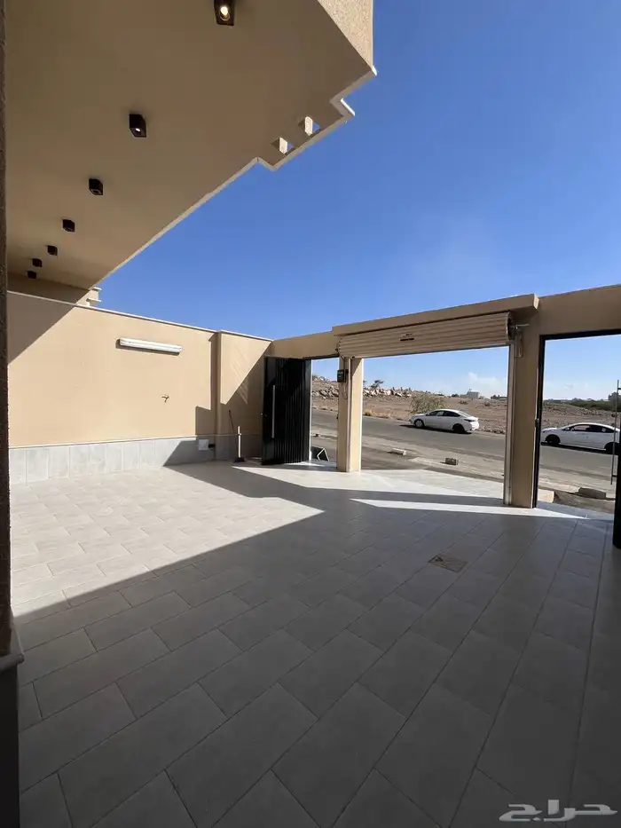 للبيع ارواف ارضيه وعلويه بمداخل سياره في خميس مشيط تشطيب Vip 3