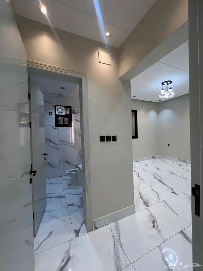 للبيع ارواف ارضيه وعلويه بمداخل سياره في خميس مشيط تشطيب Vip 11