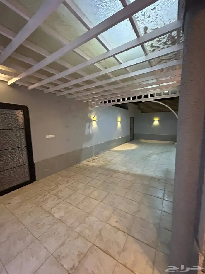 دور وشقة خلفيه للبيع حي البوادي 1