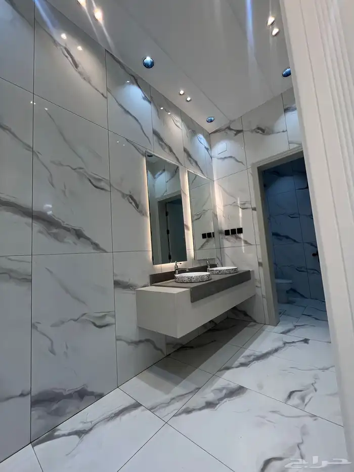 للبيع ارواف ارضيه وعلويه بمداخل سياره في خميس مشيط تشطيب Vip 7
