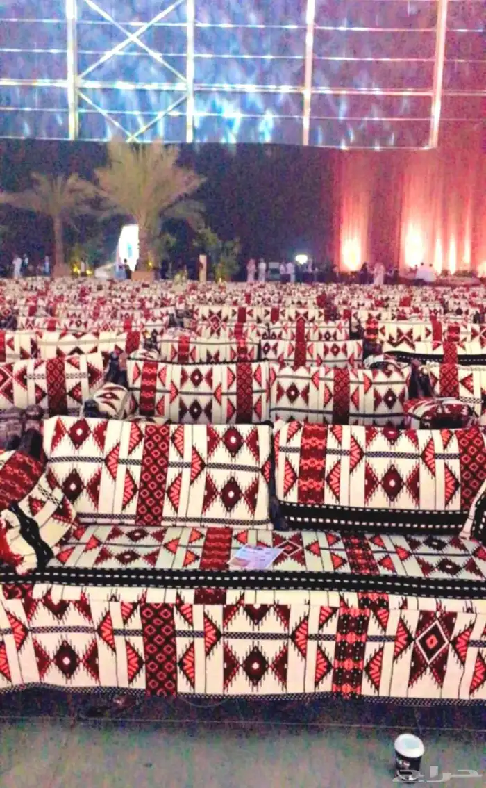 قهوجين وصبابين رجال ونساء كنب زل طاولات مضلات لخدمات المناسب 8