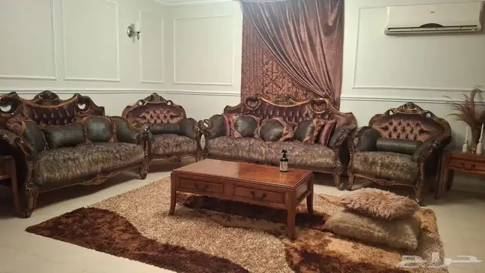 كنب استخدام نظيف طقم كامل بدون الطاولات مع الزوليه 0