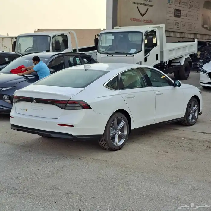 هوندا اكورد 2025 EX نص فل خليجي السعر 129 الف شامل الضريبه 5
