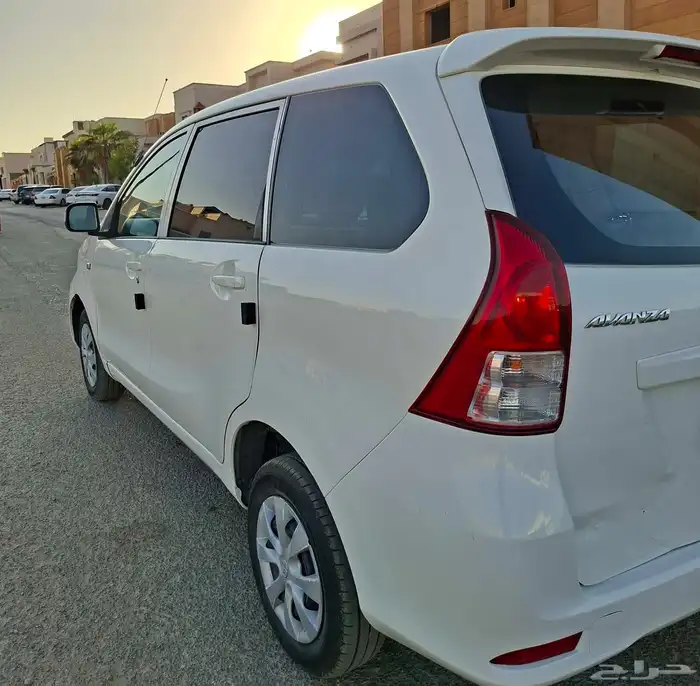 للبيع تايوتا افانزا عبداللطيف جميل مديله 2015 ممتازه جدا 3