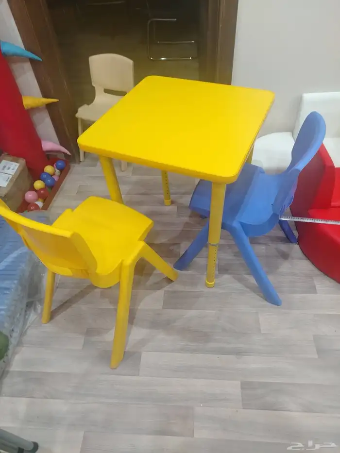 سبورات وطاولات وكراسي 24