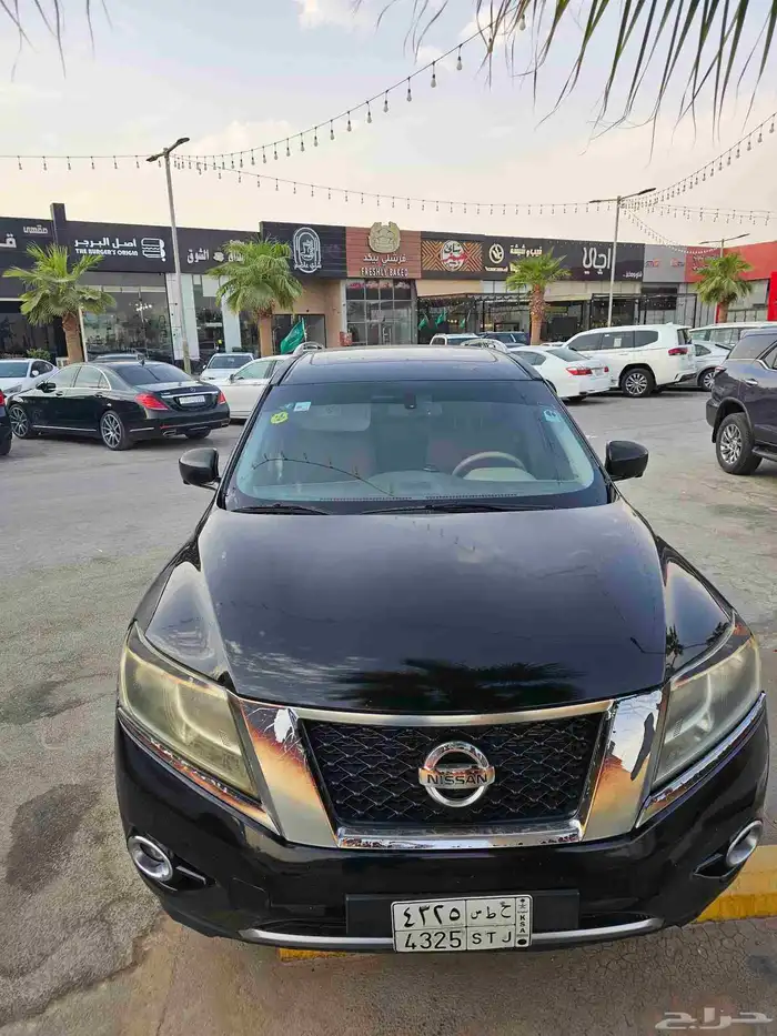 Nissan Pathfider Full Option (2013) 9
