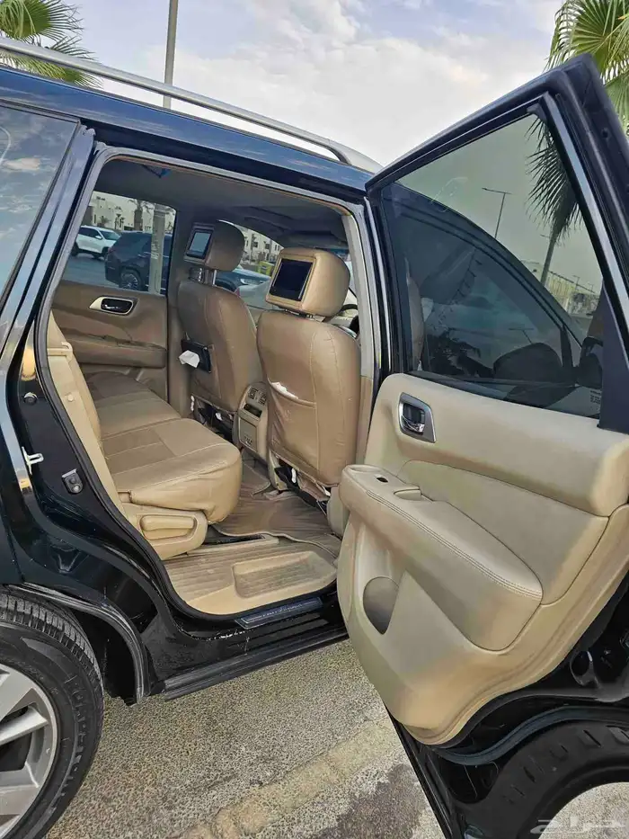 Nissan Pathfider Full Option (2013) 2