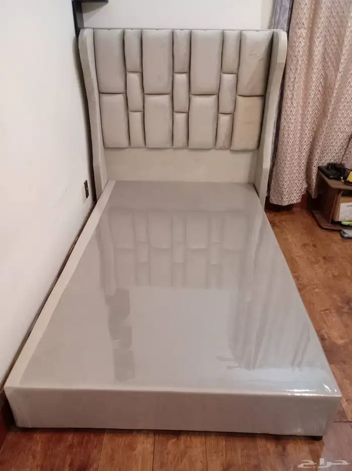 يوجدلديناالسره نفرونص المخمل بسعرالجمله التوصيل وتركيب مجاني 6