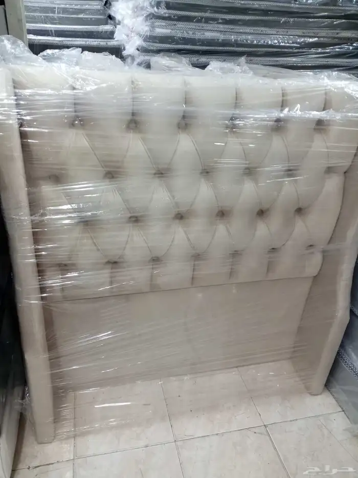 يوجدلديناالسره نفرونص المخمل بسعرالجمله التوصيل وتركيب مجاني 3