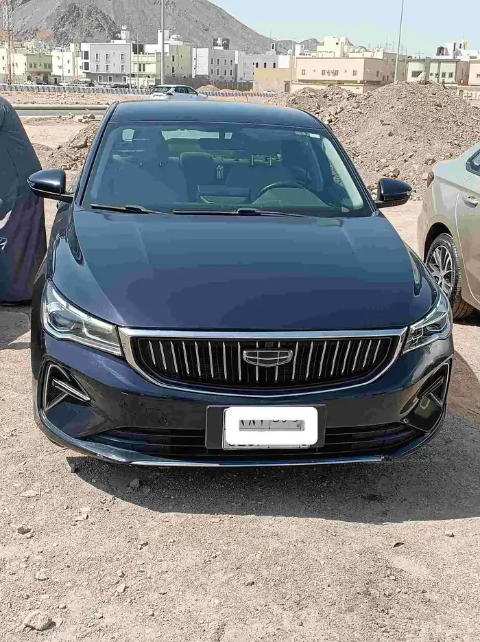 جيلي امجراند 2023 عددها اربع سيارات 4