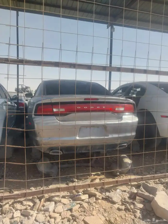 قطع الغيار تشليح الحاير 1