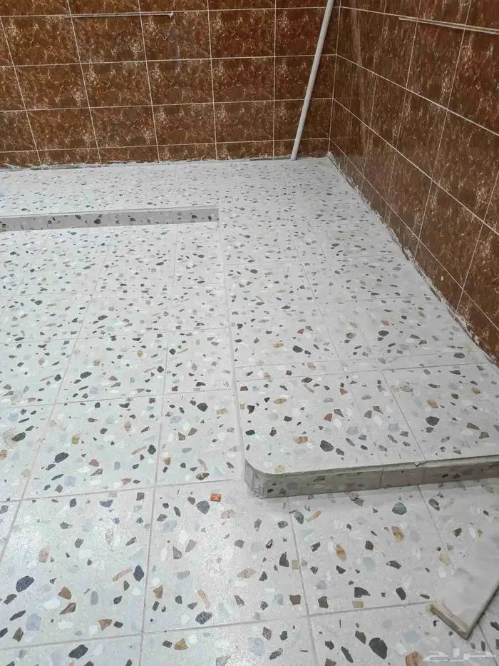 مبلط محترف وبسعر مناسب أنا حبيت شغله وقلت بنزله اعلان 3