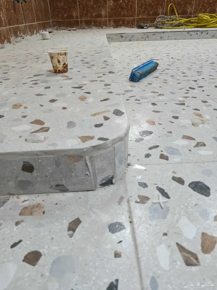 مبلط محترف وبسعر مناسب أنا حبيت شغله وقلت بنزله اعلان 1