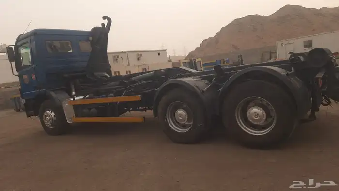 شاحنة مع هاغن ونش حاويات 1