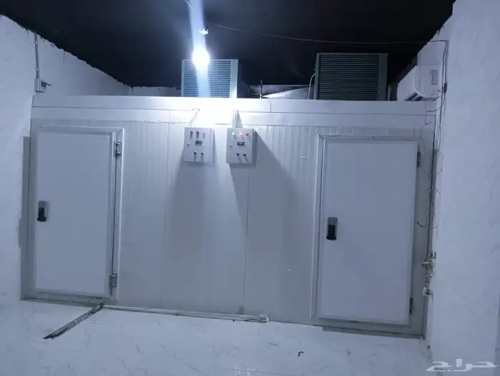 يقوم المصنع العربي بتصنيع ادوات المطاعم غرف التجميد والتبريد 39
