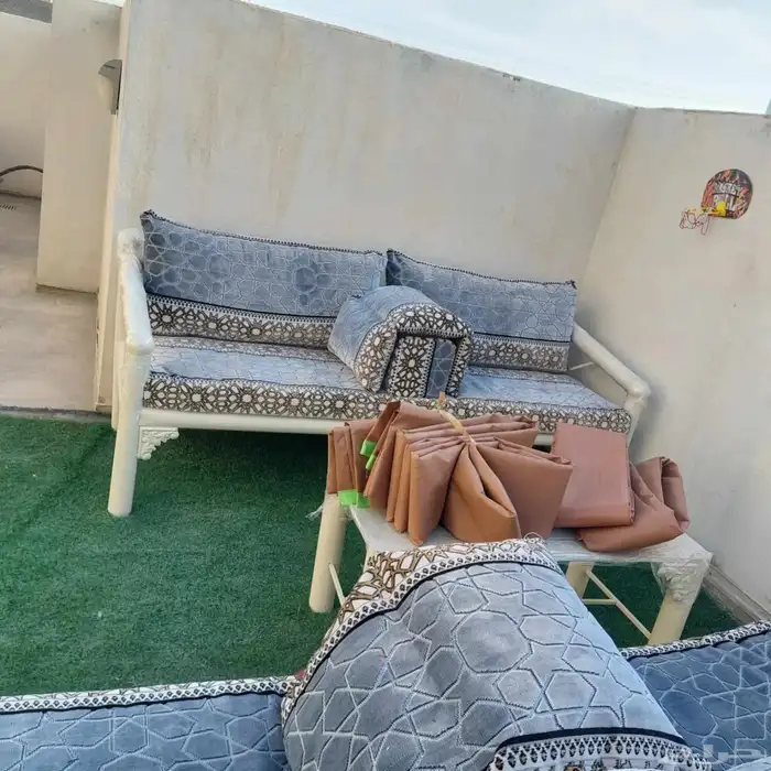 كراسي حديد 1