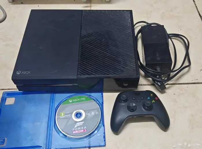 اكس بوكس ون نظيف مع كامل أغراضه ويد نظيفة وشريط فورزا 2 0