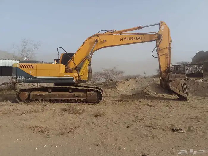 يوجد بكلين ل قص الاراضي مباني حجر. فتح خط 1