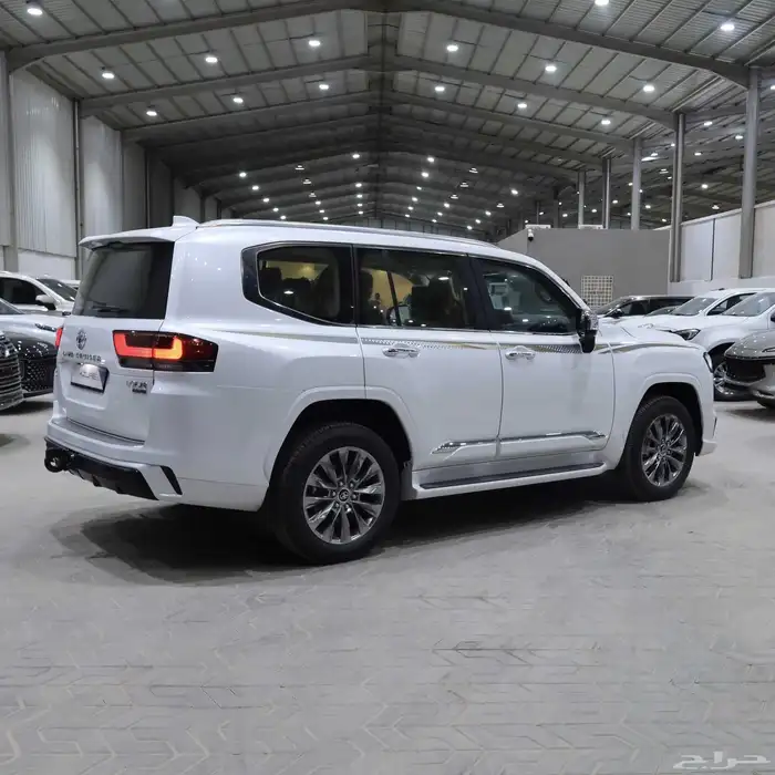 لاندكروزر VXR وارد قطر موديل 2025 1