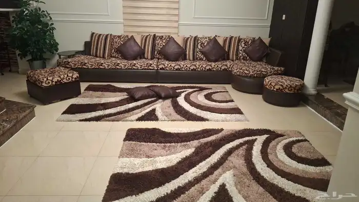 كنب استخدام نظيف طقم كامل بدون الطاولات مع الزوليه 2