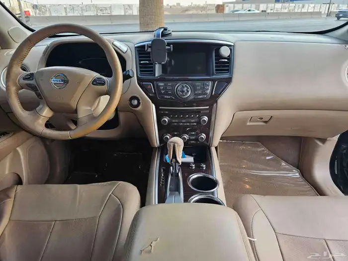 Nissan Pathfider Full Option (2013) 1