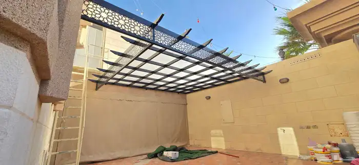 مظلات سيارات تركيب سواتر تركيب برجولات ساندوتش بانل 6