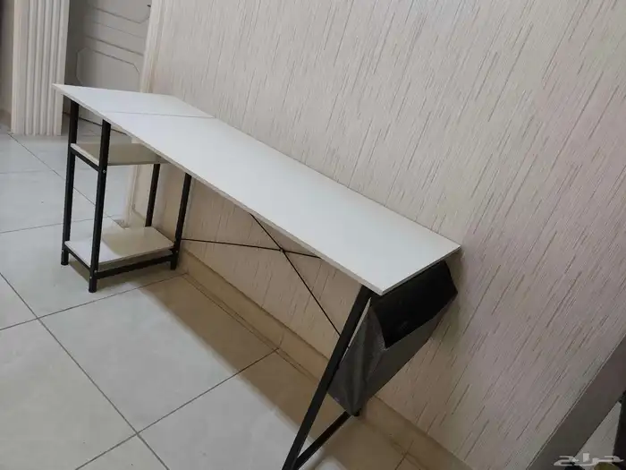 طاولة مكتب 1
