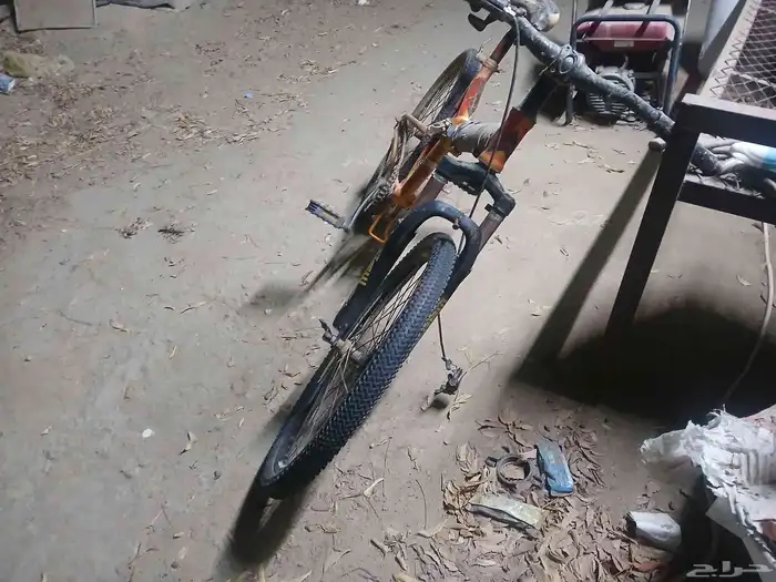 دراجه هوائيه قابله للطي ولايشكومن اي شي غير الفرامل مافيه 0