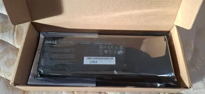 بطارية جهاز لاب توب ( dell ) 4