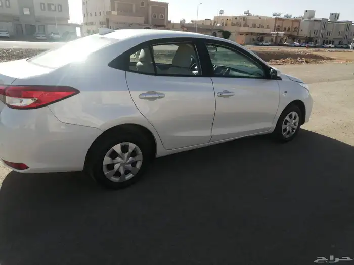 تويوتا يارس 2022 1