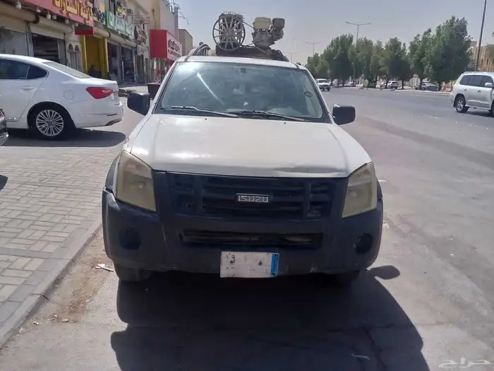 ايسوزو للبيع 2009 بنزين مع بنشر وعدة متكامل ممتاز 3