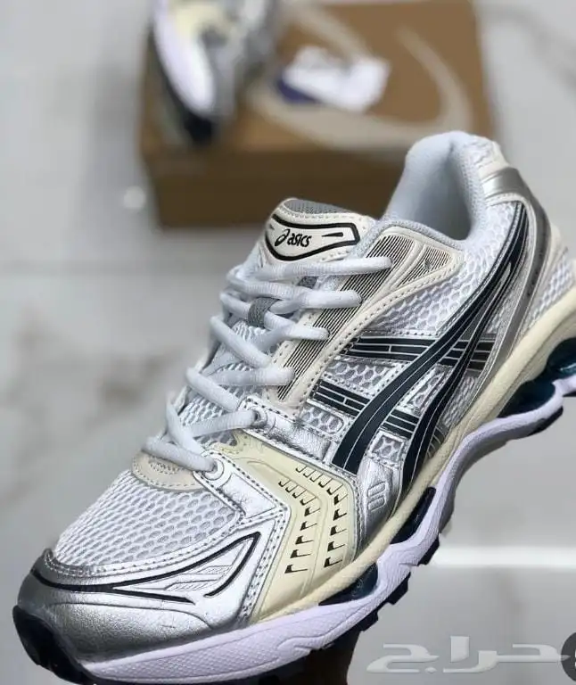 شوزات اسيكس 6