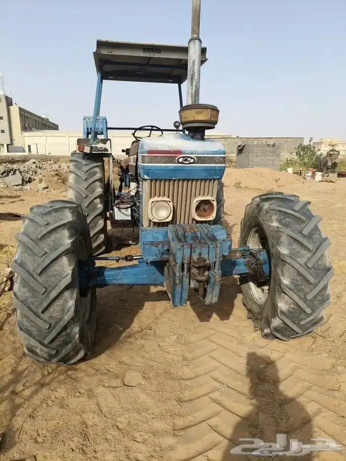 (حراثة للبيع حجم7810 فورد 1