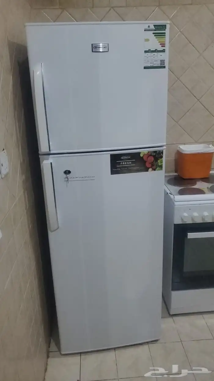 ثلاجه وغساله في حاله جيده استعمال شهر فقط 1