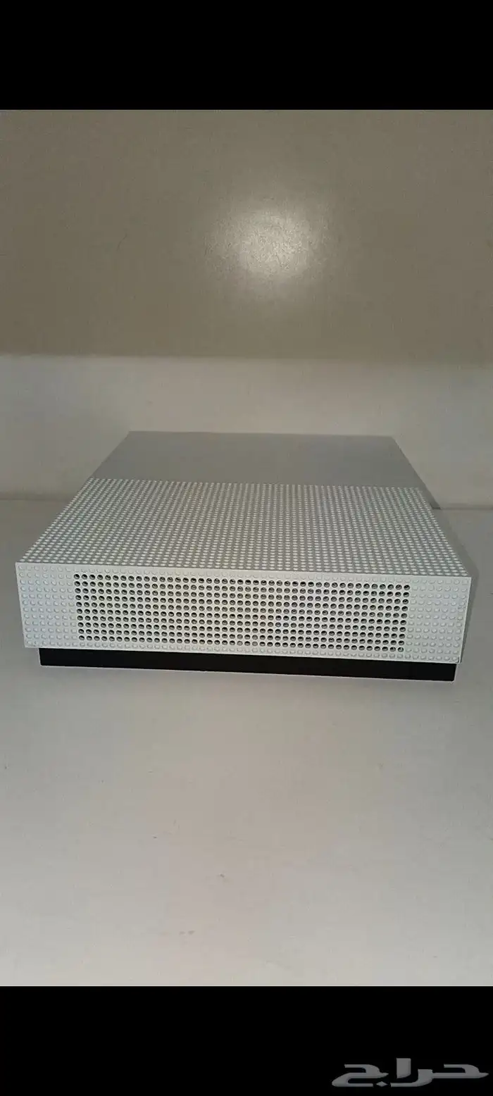 Xbox one s مستخدم شهر فقط بحالة ممتازة 3