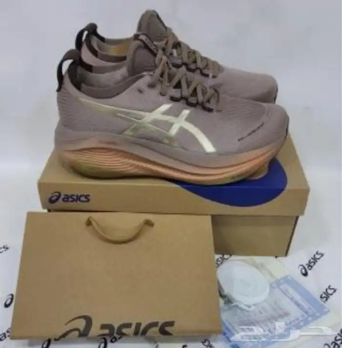 شوزات اسيكس 3