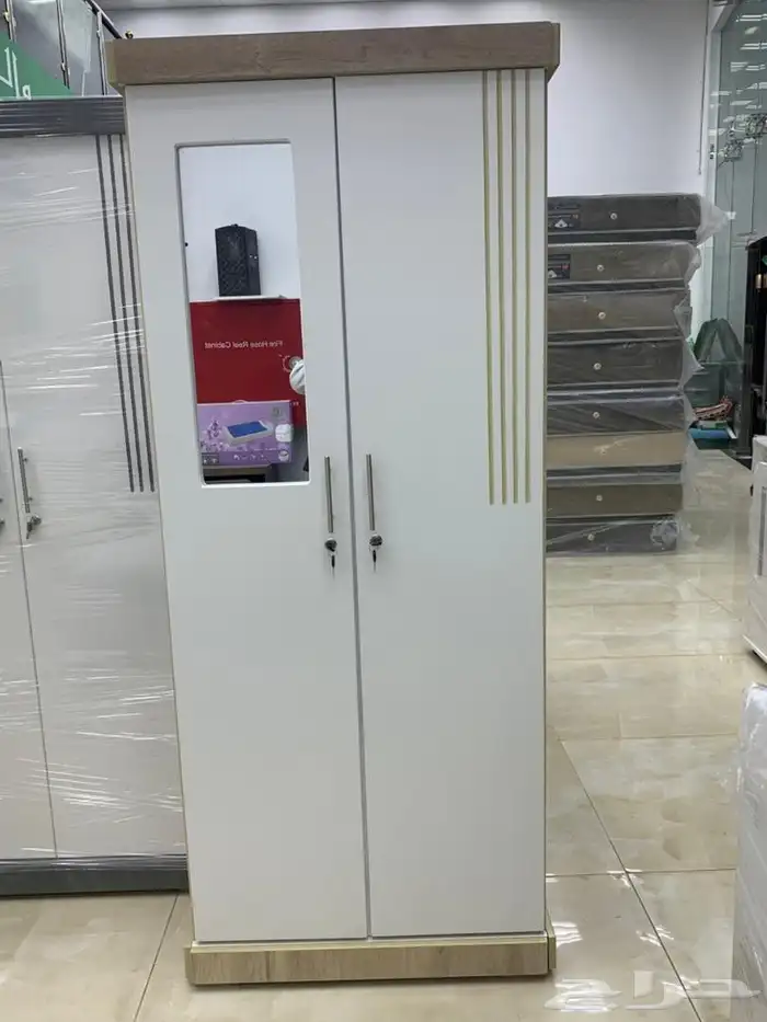 دولاب بابين جديد ونظيف350ريال مع توصيل 0