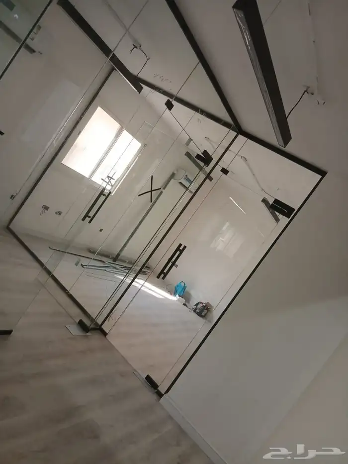زجاج مكاتب سكوريت 2