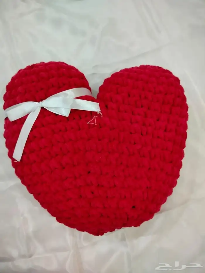 خدادية صغيره على شكل قلب بألوان مختلفة بخيوط اليزا بوفي 0