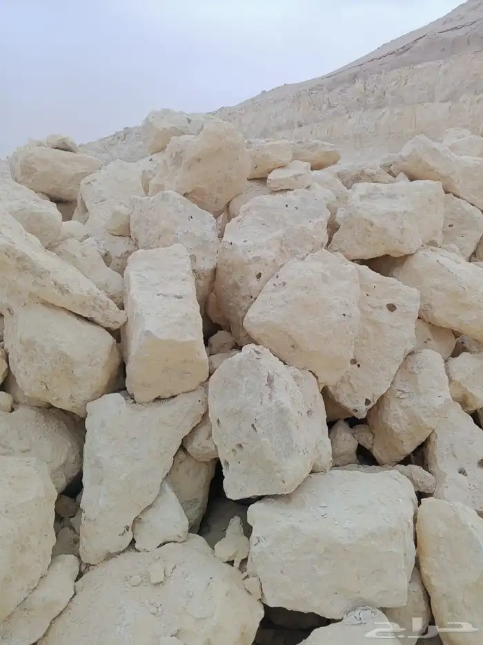 يوجد لدينا حجر جميع الاحجام ويوجد لدينا بيسكزرس ويوجد كنكري 3