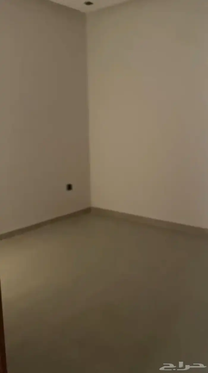 دور أرضي جديد للإيجار في حي عكاظ مخطط العجلان 5