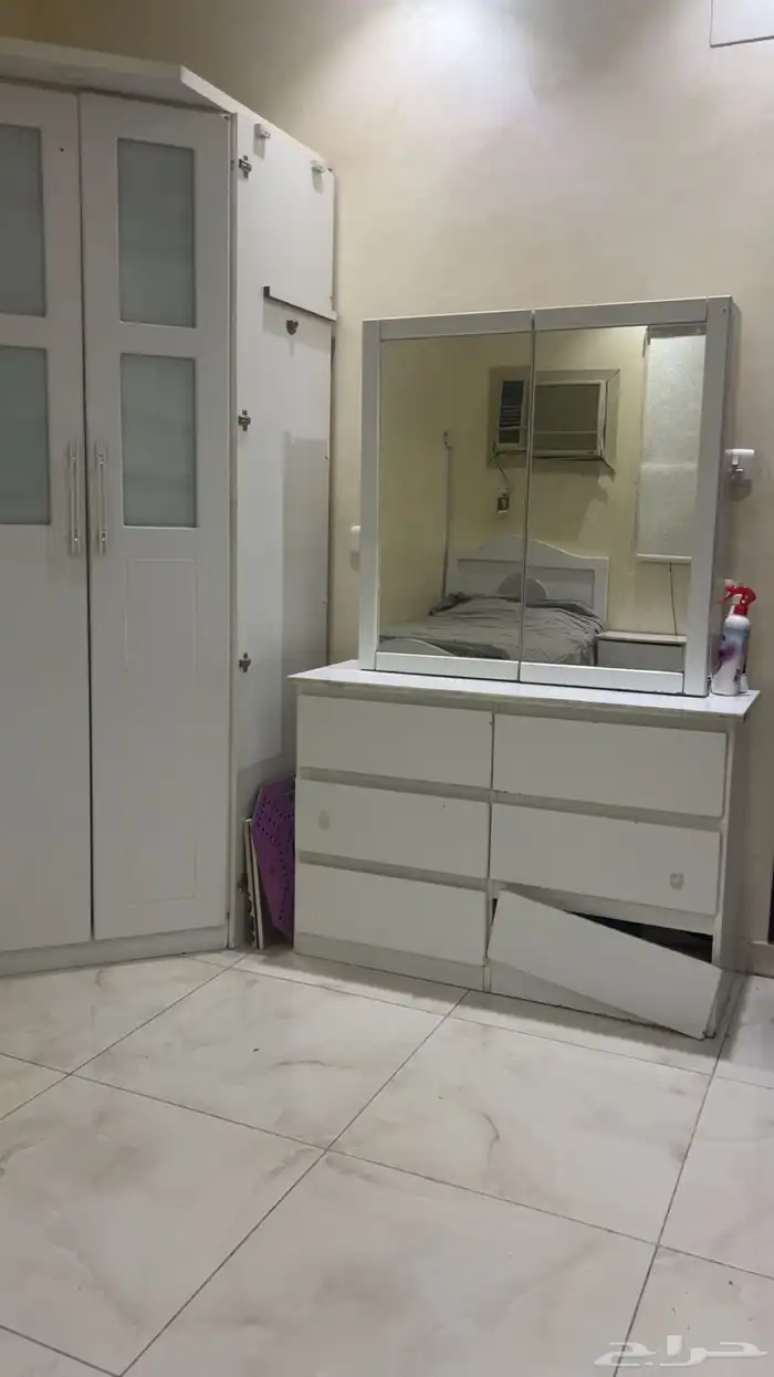 سريرين مفرد وكمودينه وتسريحه 1