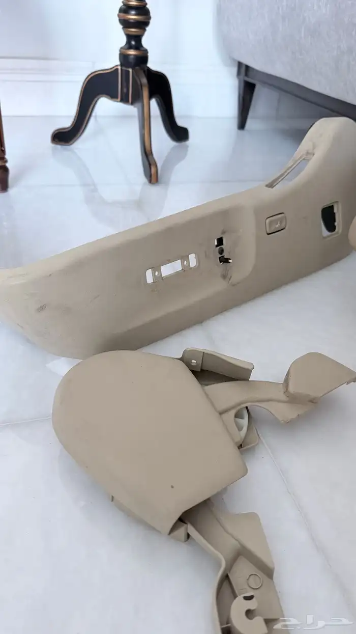 للبيع جزء من داخليه لكزس جي اس 2006-2011 طوابق ابواب و غيره 11