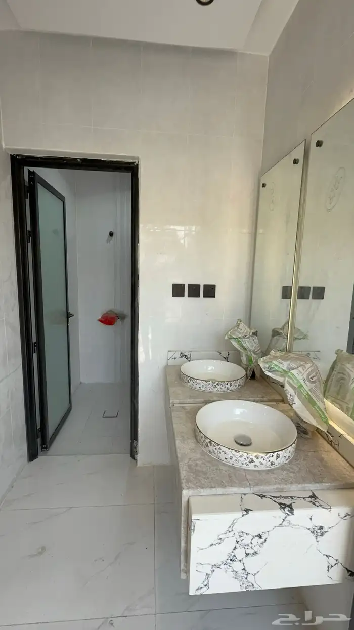 للبيع شقق دوبلكس مع حوش وكراج حي احد 71 3