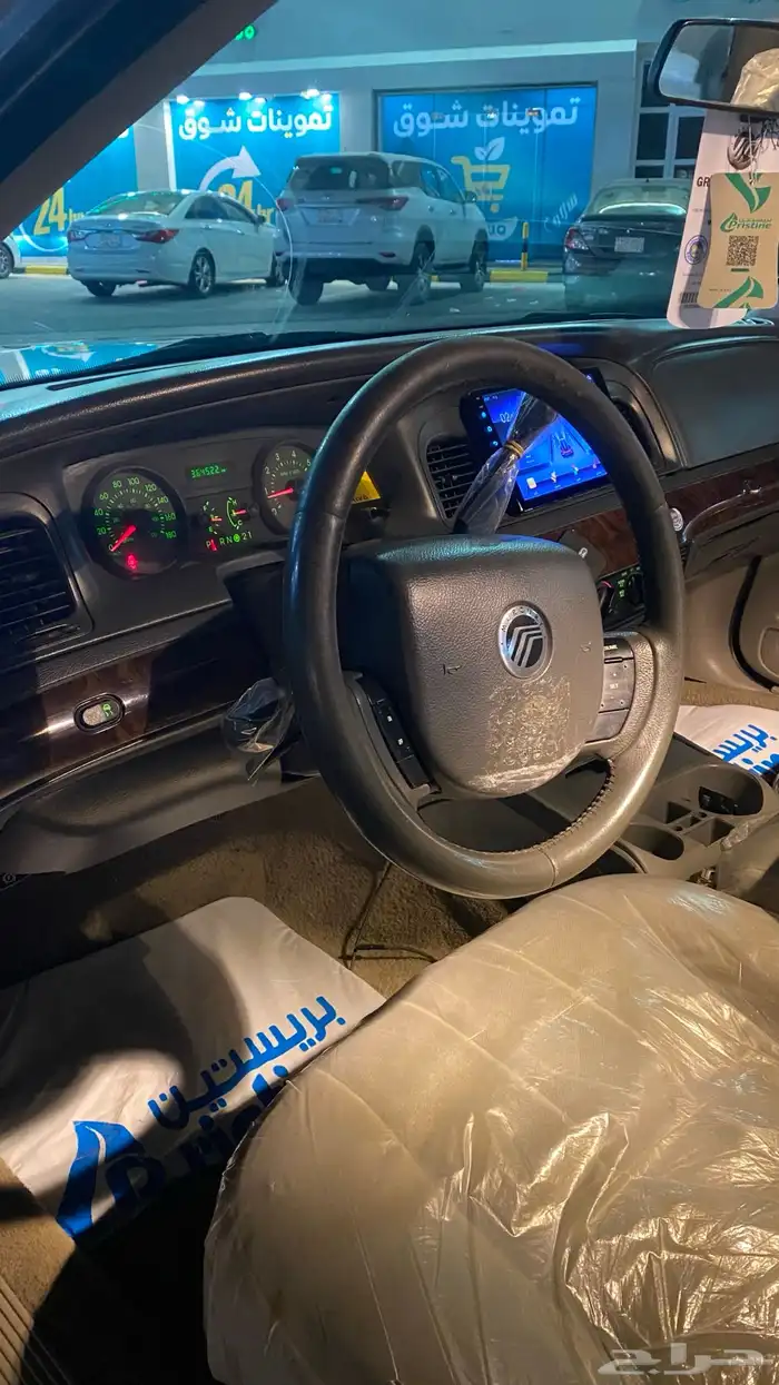 للبيع فورد جراند ماركيز 2010 1