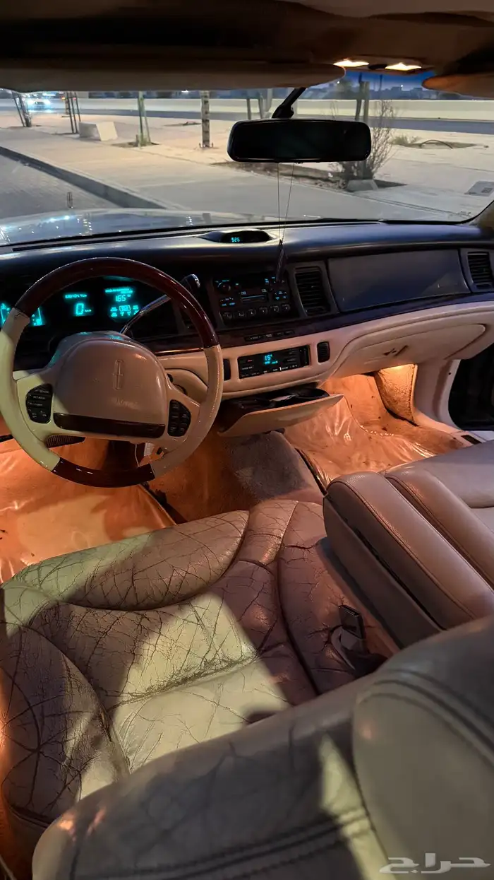 لينكون تاون كار 1995 37