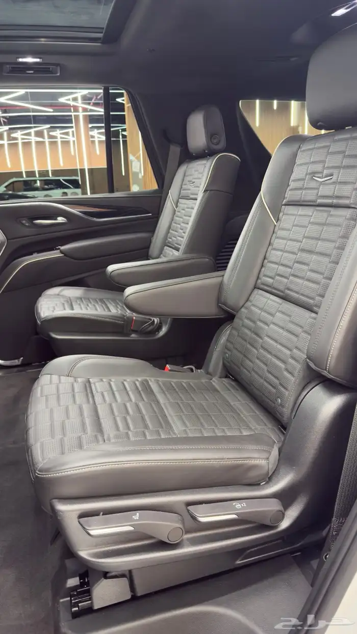 كاديلاك اسكاليد_V _موديل 2023 15